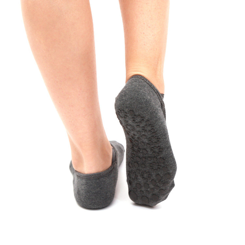 جوارب يوغا نسائية مانعة للانزل - مراجعة Grip Sock Yoga وسعره
